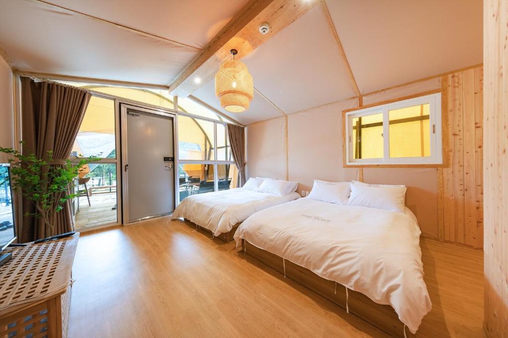 Moongyeong The Most Glamping image