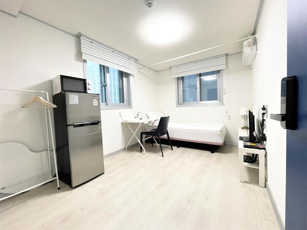 W Premium Guesthouse Incheon airport image