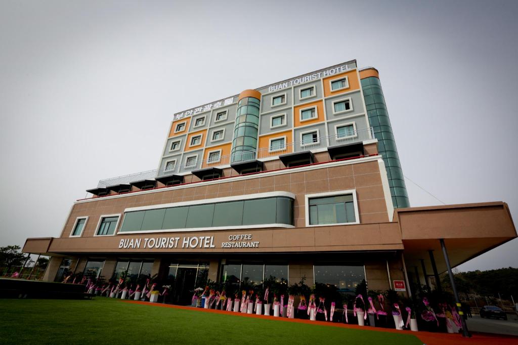 Buan Tourist Hotel image