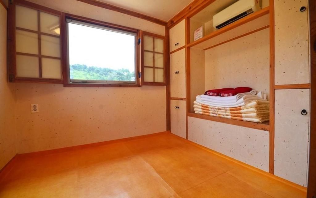 Seocheon Munheon Traditional Hotel image