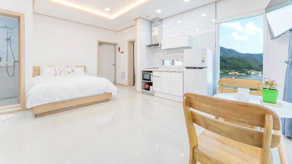 Namiseompension Stella Poolvilla image