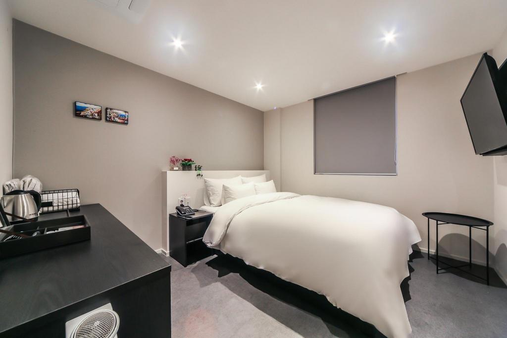 Hotel Maison image