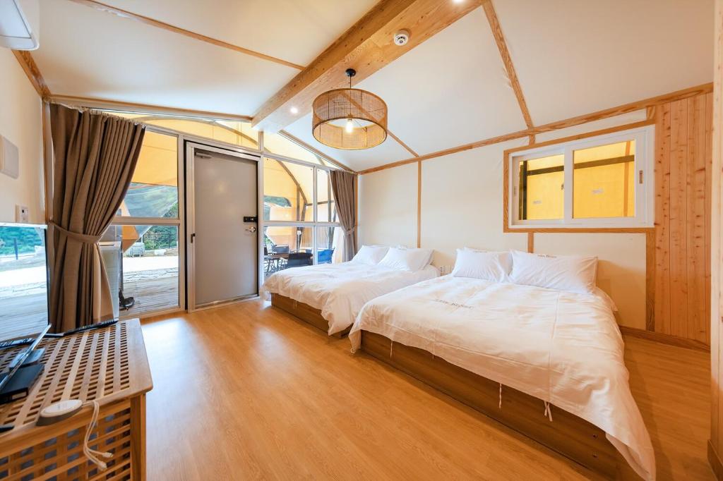 Moongyeong The Most Glamping image