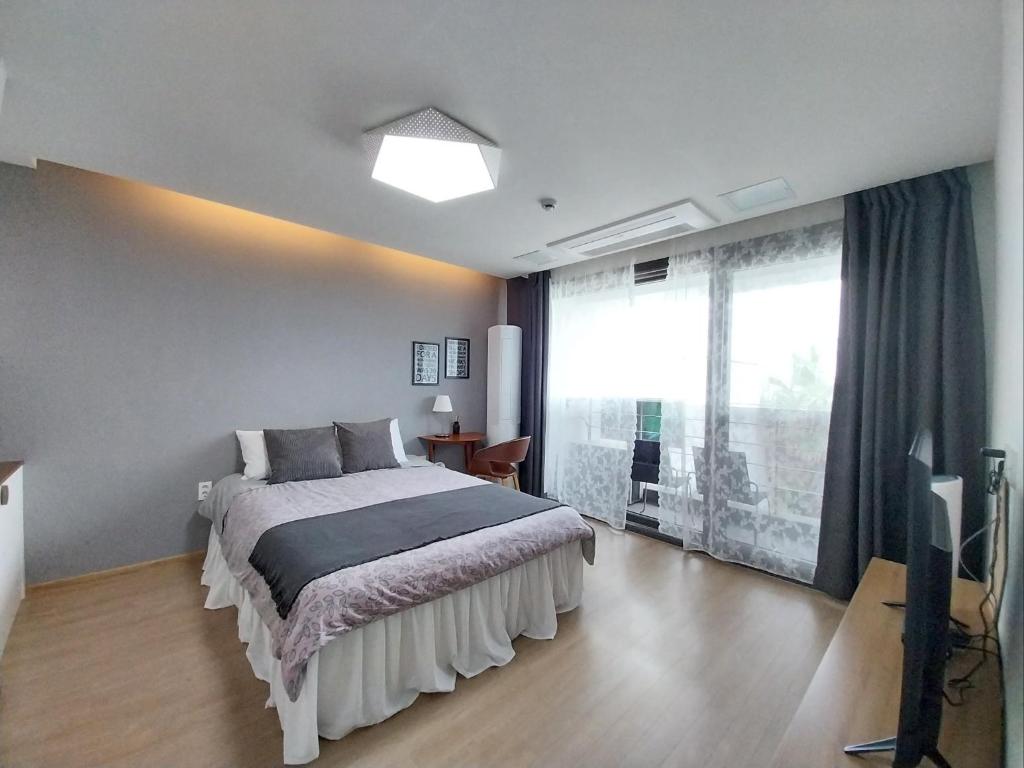 Aewol Bada Town House image