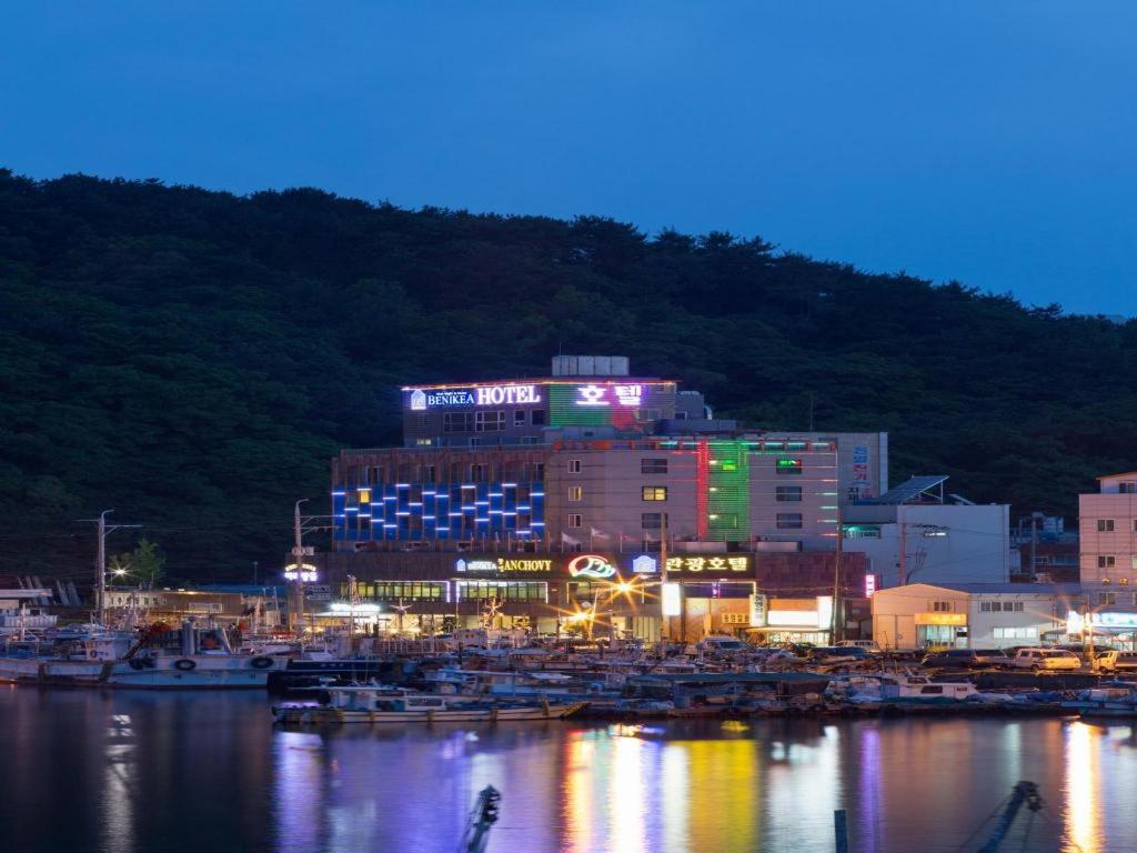 Tongyeong Anchovy Tourist Hotel image